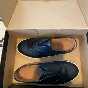 Frye black leather low top, slide in sneaker NEW NEVER BEEN WORN!